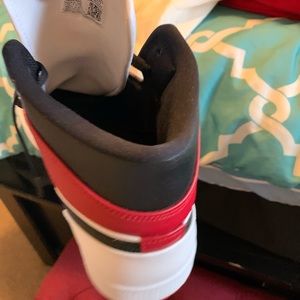 Jordan 1 mids